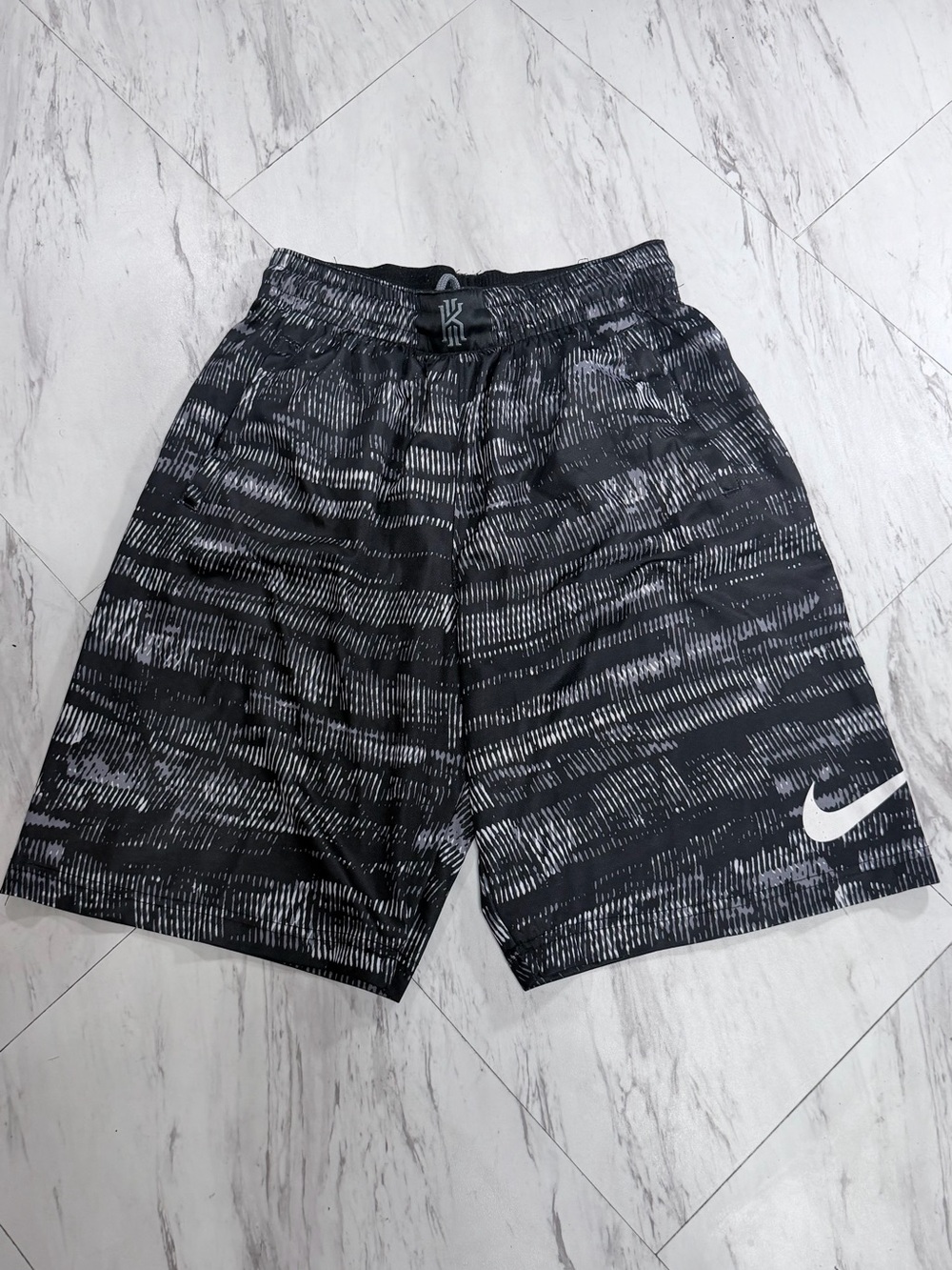 Nike Men’s Black & Gray Patterned Athletic Shorts